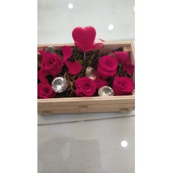 Box in legno con 5 Rose...